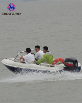 Water play item 3.9m luxury yacht 4 seats speed boat for sale